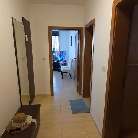Complex Apartment *